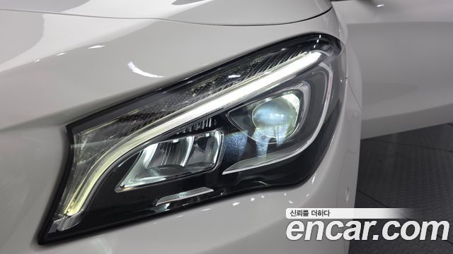 Mercedes-Benz CLA-Class CLA250 4MATIC AMG Line