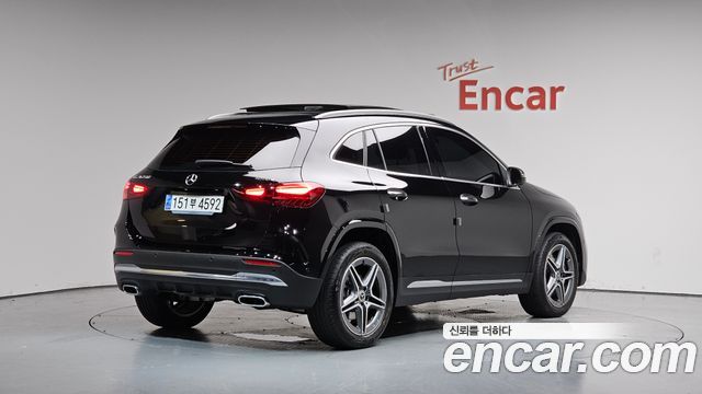 Mercedes-Benz GLA-Class GLA250 4MATIC