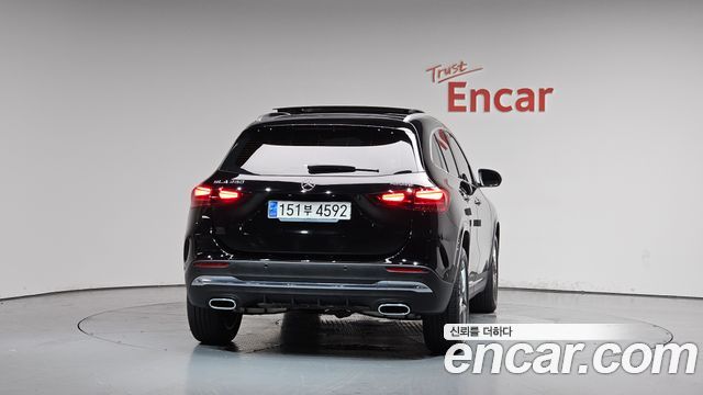 Mercedes-Benz GLA-Class GLA250 4MATIC