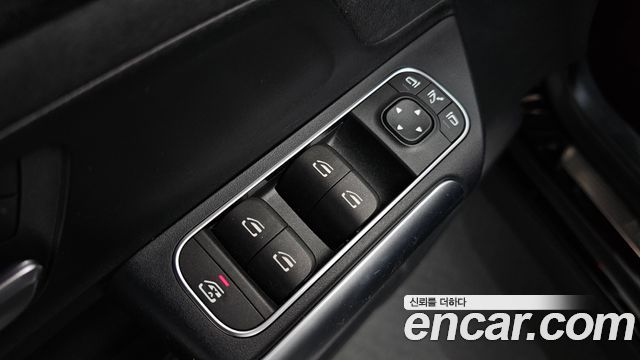 Mercedes-Benz GLA-Class GLA250 4MATIC