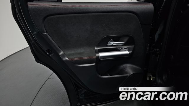 Mercedes-Benz GLA-Class GLA250 4MATIC