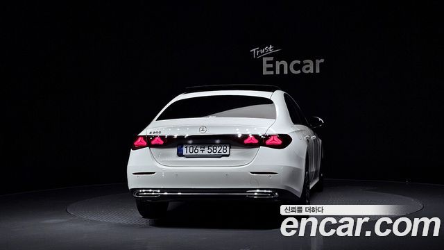 Mercedes-Benz E-Class E200 Avantgarde