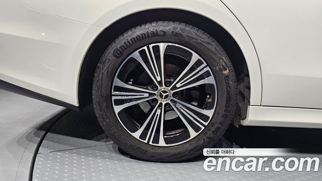 Mercedes-Benz E-Class E200 Avantgarde