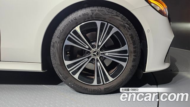 Mercedes-Benz E-Class E200 Avantgarde