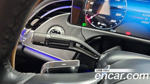 Mercedes-Benz E-Class E200 Avantgarde