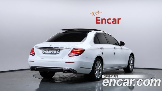 Mercedes-Benz E-Class E300 Exclusive