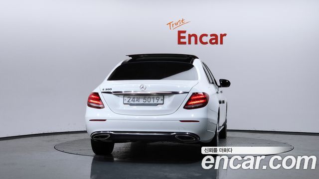 Mercedes-Benz E-Class E300 Exclusive