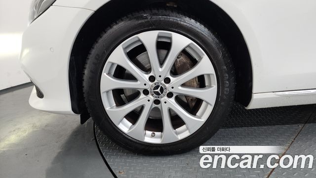 Mercedes-Benz E-Class E300 Exclusive
