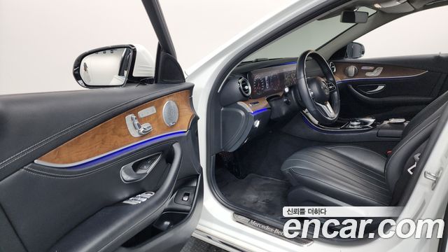 Mercedes-Benz E-Class E300 Exclusive