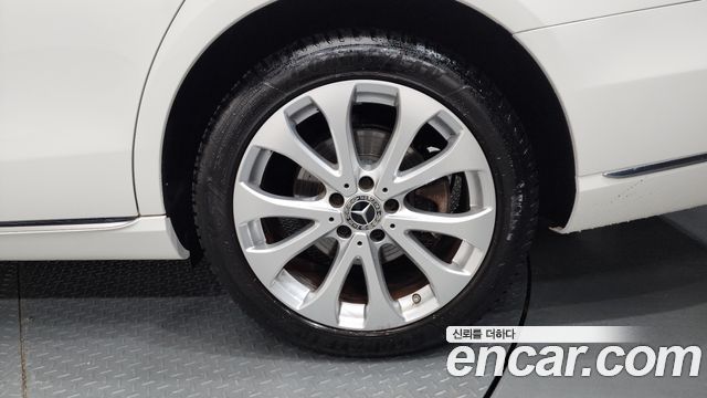Mercedes-Benz E-Class E300 Exclusive