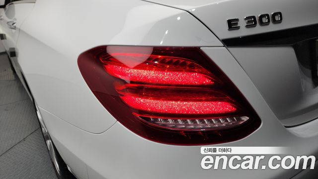 Mercedes-Benz E-Class E300 Exclusive