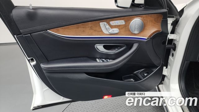 Mercedes-Benz E-Class E300 Exclusive
