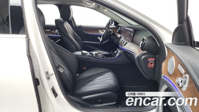 Mercedes-Benz E-Class E300 Exclusive