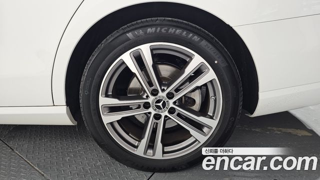 Mercedes-Benz E-Class E250 Avantgarde