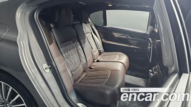 BMW 7-Series 740Li xDrive Design Pure Excellence