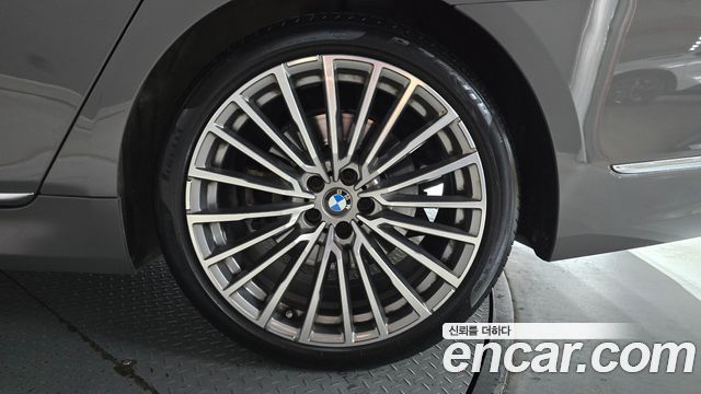 BMW 7-Series 740Li xDrive Design Pure Excellence