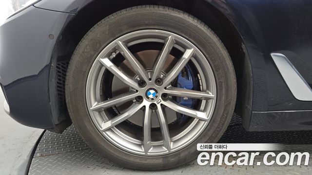 BMW 5-Series 530i xDrive M Sport Package Plus