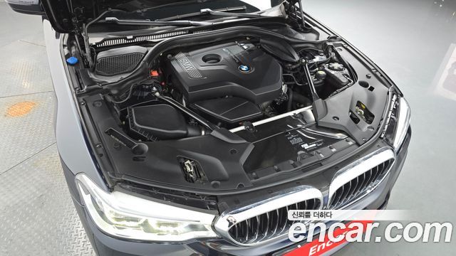 BMW 5-Series 530i xDrive M Sport Package Plus
