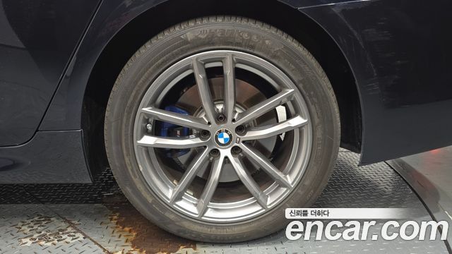 BMW 5-Series 530i xDrive M Sport Package Plus