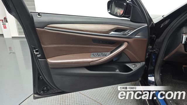 BMW 5-Series 530i xDrive M Sport Package Plus