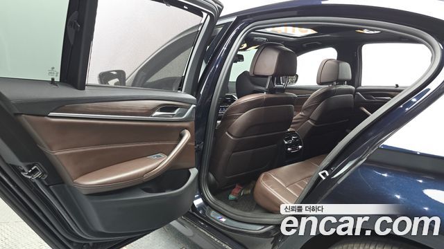 BMW 5-Series 530i xDrive M Sport Package Plus