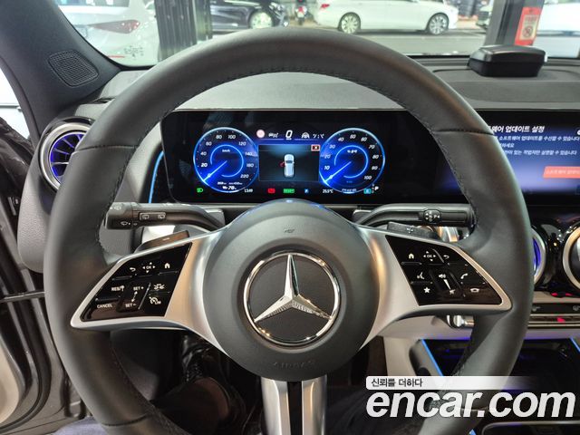 Mercedes-Benz EQB EQB300 4MATIC Progressive