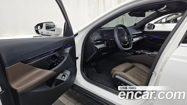BMW 5-Series 520i