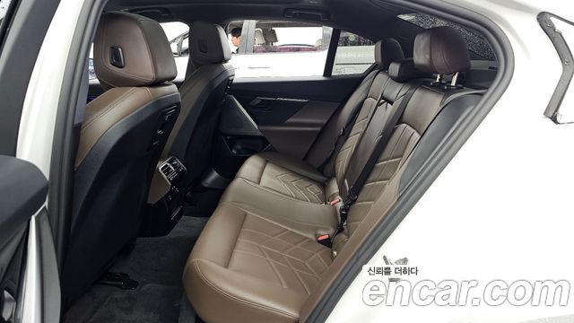 BMW 5-Series 520i