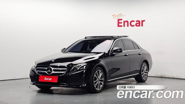 Mercedes-Benz E-Class E300 4MATIC Avnatgarde