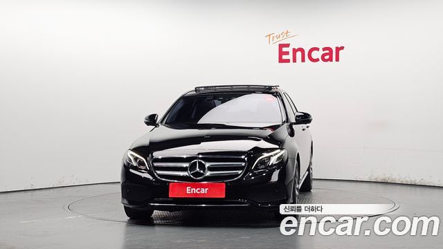 Mercedes-Benz E-Class E300 4MATIC Avnatgarde