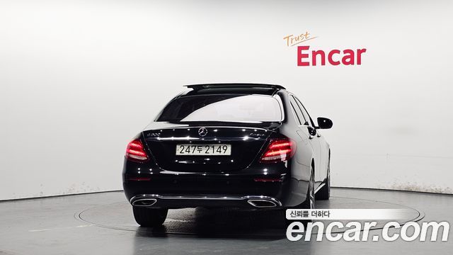 Mercedes-Benz E-Class E300 4MATIC Avnatgarde