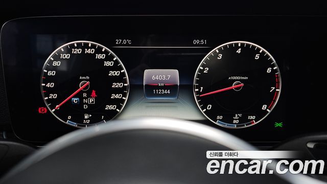 Mercedes-Benz E-Class E300 4MATIC Avnatgarde