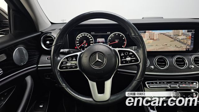 Mercedes-Benz E-Class E300 4MATIC Avnatgarde