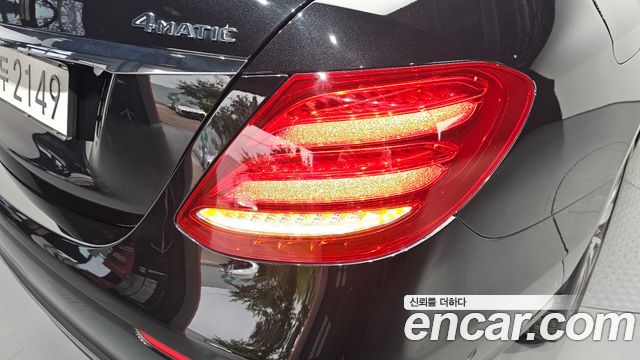 Mercedes-Benz E-Class E300 4MATIC Avnatgarde