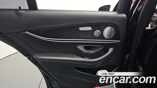 Mercedes-Benz E-Class E300 4MATIC Avnatgarde