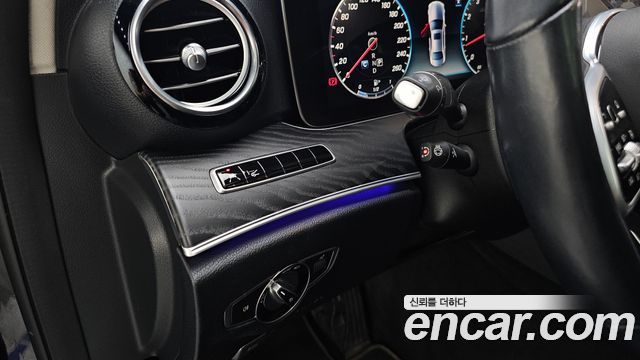 Mercedes-Benz E-Class E300 4MATIC Avnatgarde