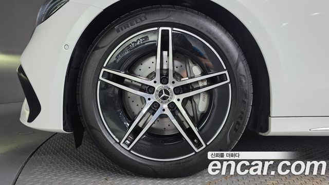 Mercedes-Benz E-Class E200 AMG Line