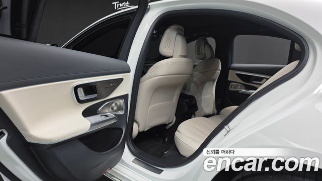 Mercedes-Benz E-Class E200 AMG Line