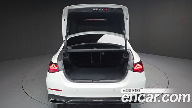 Mercedes-Benz E-Class E200 AMG Line