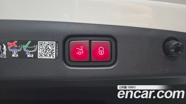 Mercedes-Benz E-Class E200 AMG Line