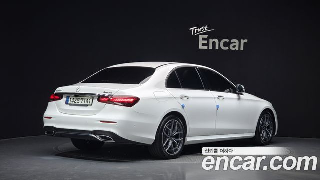 Mercedes-Benz E-Class E220d 4MATIC AMG Line