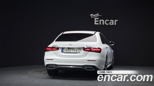 Mercedes-Benz E-Class E220d 4MATIC AMG Line