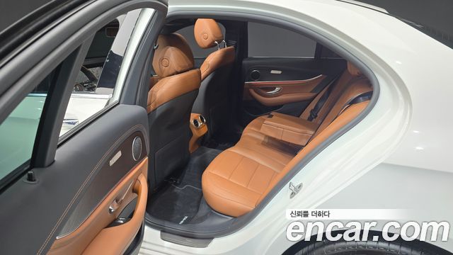 Mercedes-Benz E-Class E220d 4MATIC AMG Line
