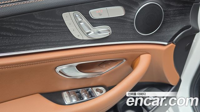 Mercedes-Benz E-Class E220d 4MATIC AMG Line