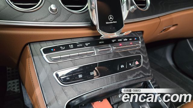 Mercedes-Benz E-Class E220d 4MATIC AMG Line