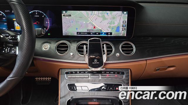 Mercedes-Benz E-Class E220d 4MATIC AMG Line