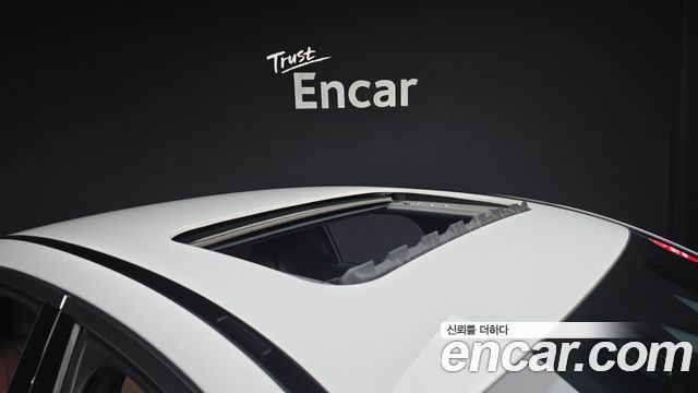 Mercedes-Benz E-Class E220d 4MATIC AMG Line
