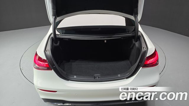 Mercedes-Benz E-Class E220d 4MATIC AMG Line