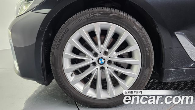 BMW 5-Series 523d xDrive Luxury
