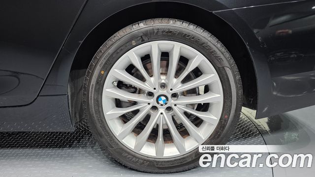 BMW 5-Series 523d xDrive Luxury